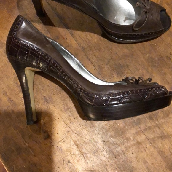 LADIES BROWN HEELS - Picture 2 of 5